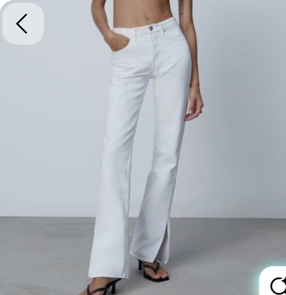 Zara Denim - Zara High Rise Jean size 8 White, Split Bottom Leg Or Slit Style Leg, Frayed Hem